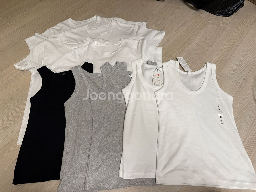 유니클로 기본나시티5종+흰티4종 일괄--0