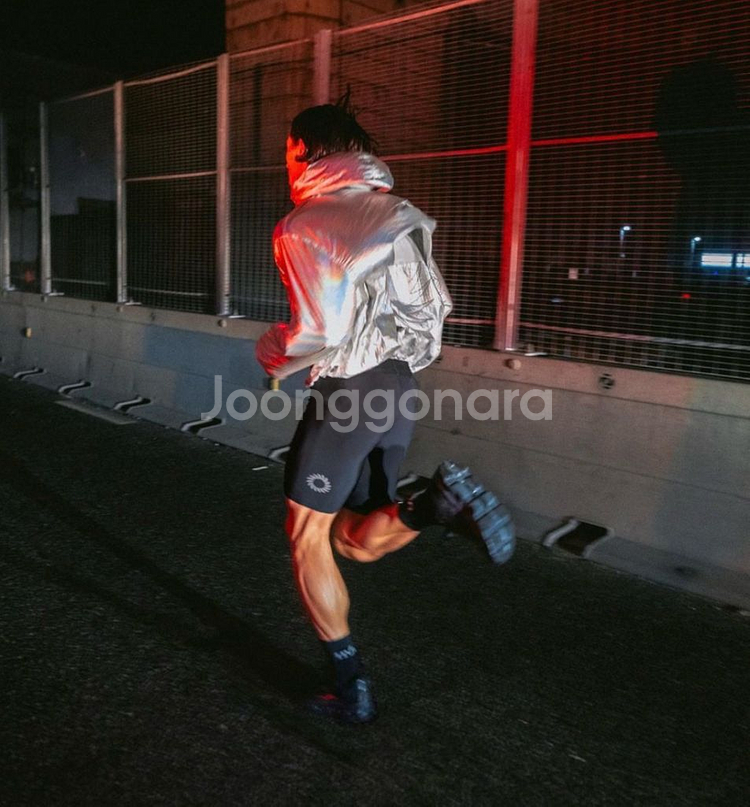 uvu ultralight windbreaker--0