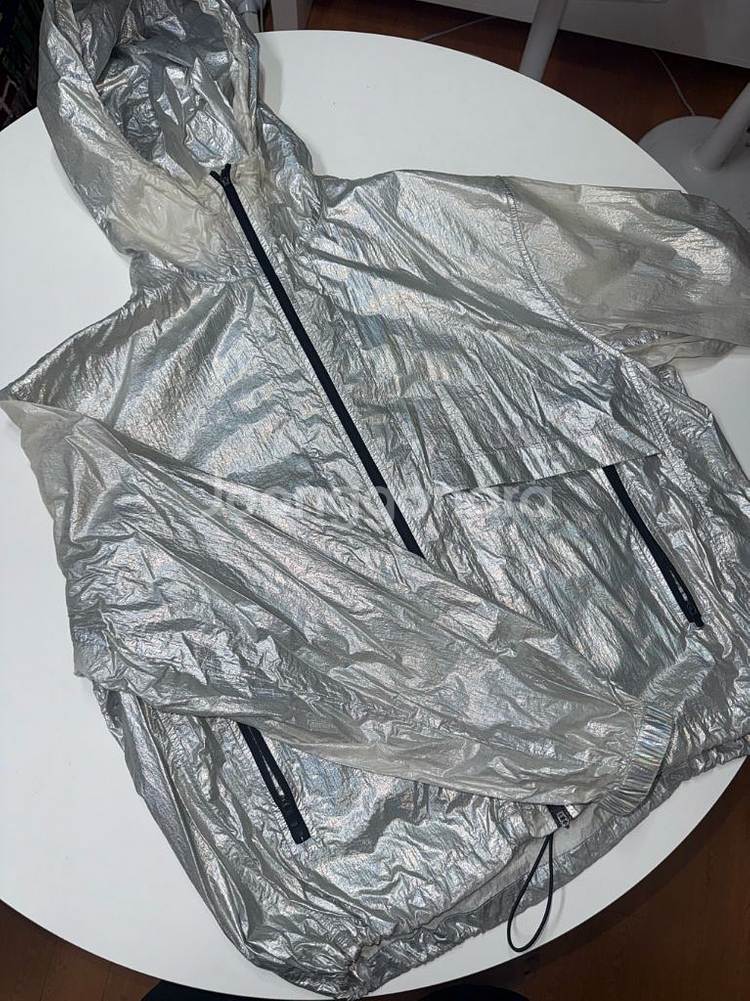 uvu ultralight windbreaker--2