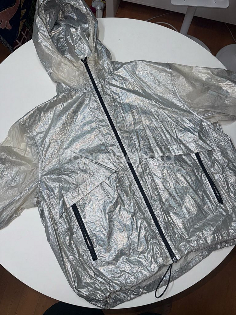 uvu ultralight windbreaker--1