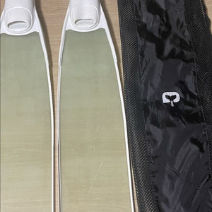 프리다이빙 핀 팝니다.