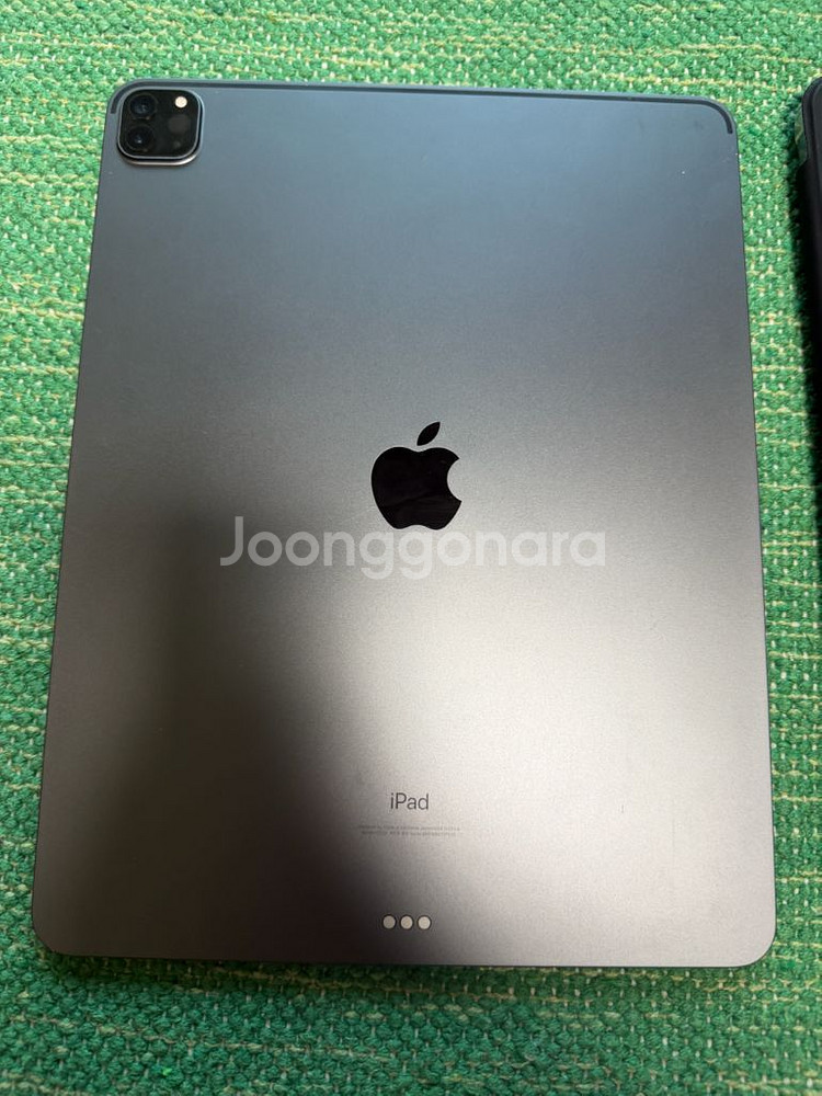 아이패드 프로 12.9 (4세대) 128기가 판매합니다--1