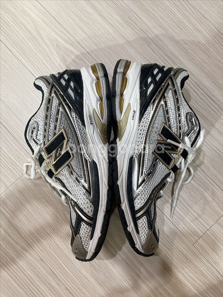 뉴발란스 1906 255사이즈--6