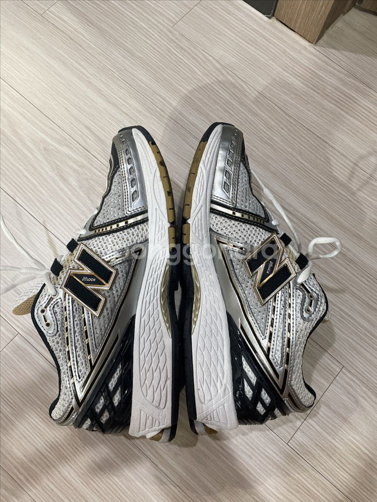 뉴발란스 1906 255사이즈--5