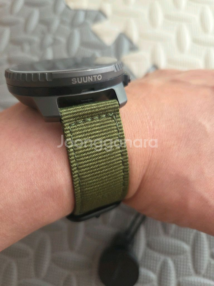 순토 버티컬 티타늄 솔라--2