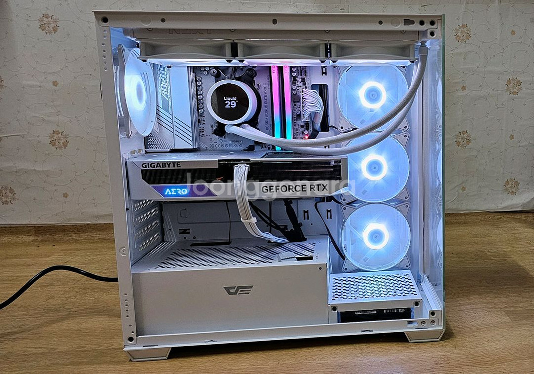 AMD 7800X3D 게이밍 본체 판매합니다--3