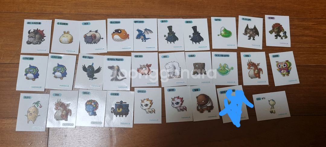 올라와 있으면 판매중인 매이플 빵 띠부띠부씰 개당 판매--0