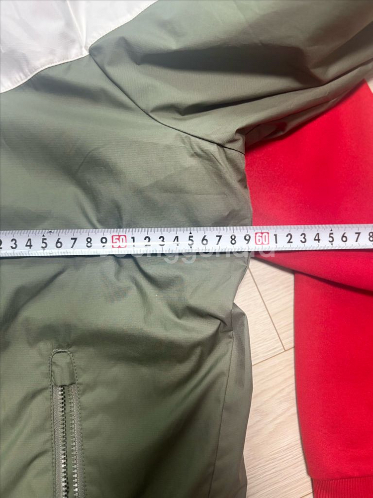 나이키 윈드러너 카키 말차 바람막이나이키 윈드러너 카키--1