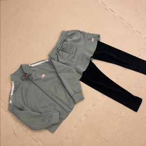 뉴발란스 트레이닝복 세트 (상의+치랭스) 110-120