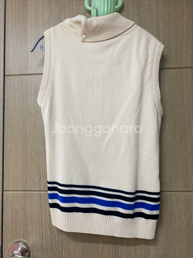 휠라골프 여성 목폴라 니트 조끼 골프복 95사이즈--2