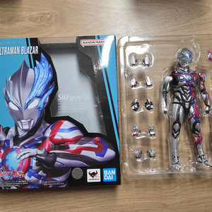 shf 블레이자 어스가론