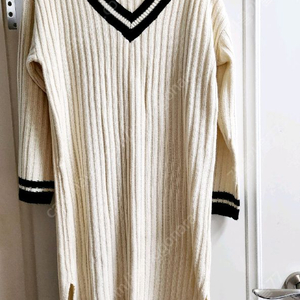 여성 브이넥 니트 원피스 프리사이즈12,000 원