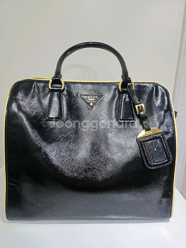 프라다 사피아노 가죽 블랙--0