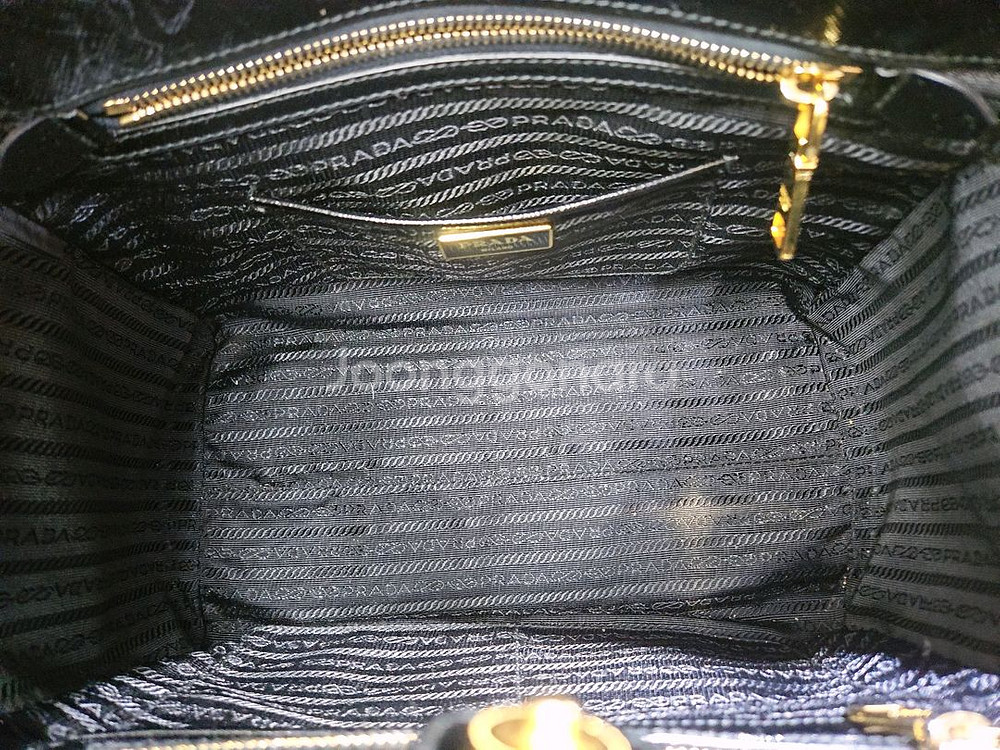 프라다 사피아노 가죽 블랙--4