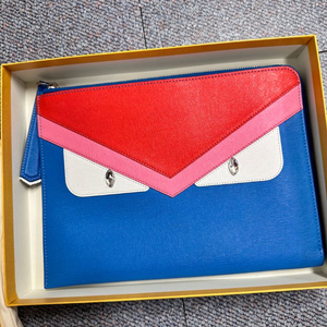 정품 펜디 몬스터 클러치 가방 전시품급 보증서유 박스