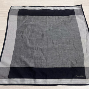 캘빈클라인 휴대용 손수건 블랙/화이트 패턴