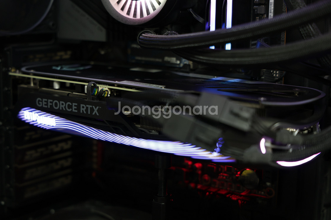 조텍 Zotac RTX 4070 AMP AIRO--9