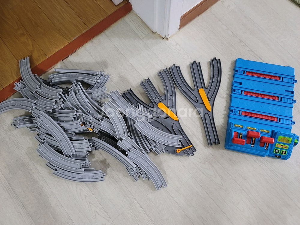 띠띠뽀 전동 기차놀이 세트 일괄(기차5대)--2