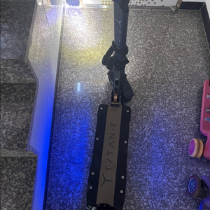 타이탄 전동킥보드