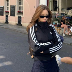 아디다스 태연 니트 트랙탑 새상품 네이비 M 사이즈