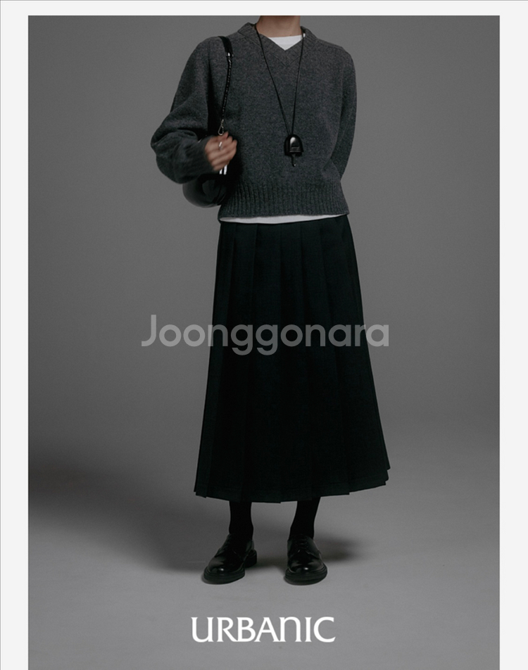 얼바닉30 Rigby v-neck knit--2