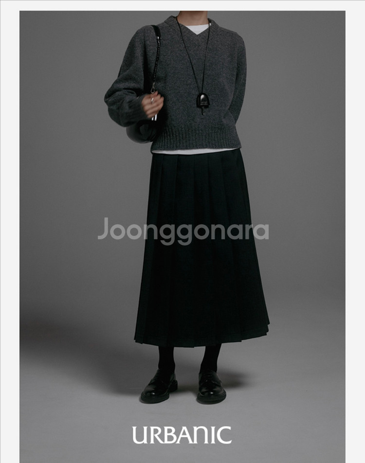 얼바닉30 Rigby v-neck knit--5