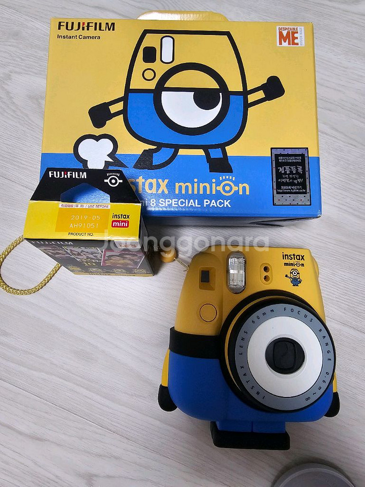 인스탁스 미니8 미니언즈 한정판--1