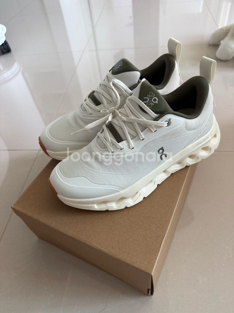 로에베X온 클라우드 틸트 41사이즈--3