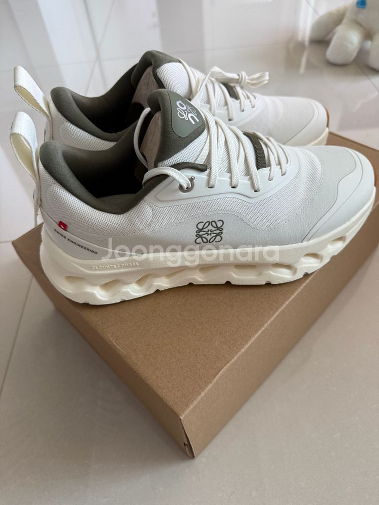 로에베X온 클라우드 틸트 41사이즈--1