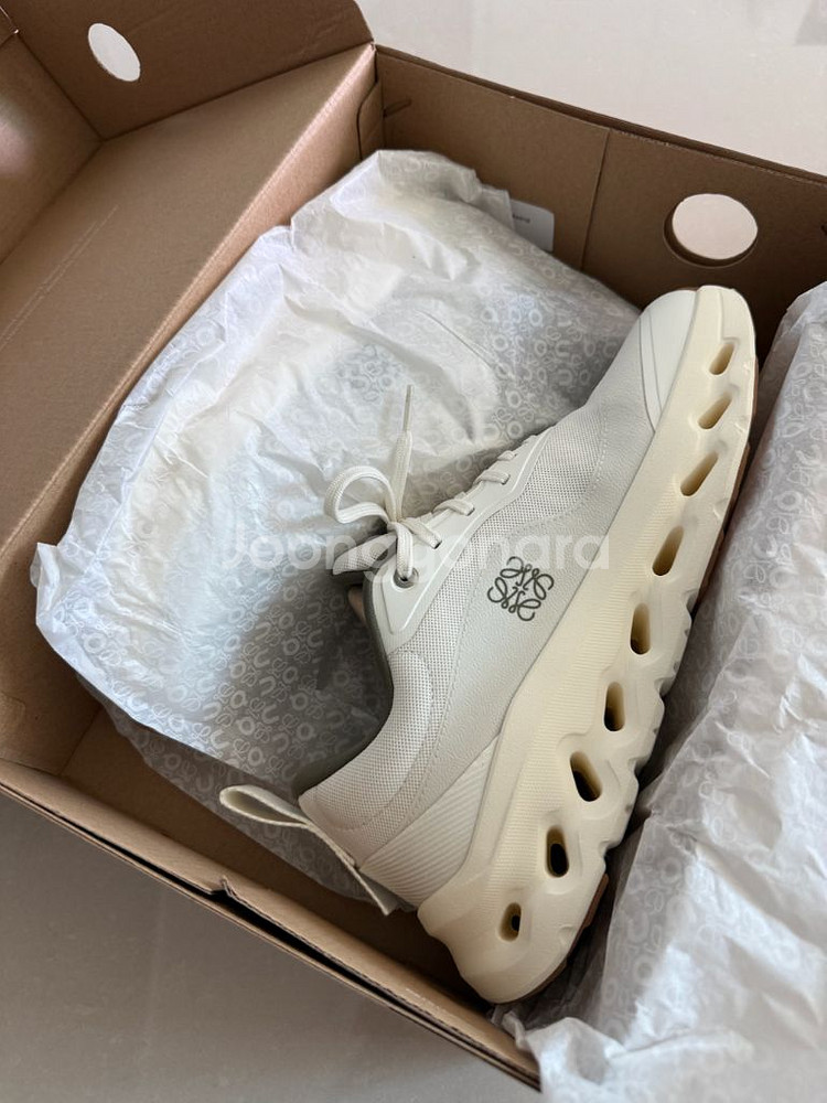 로에베X온 클라우드 틸트 41사이즈--4