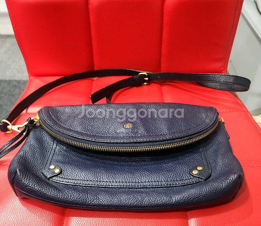 빈폴 크로스백 네이비 가죽-정품--3