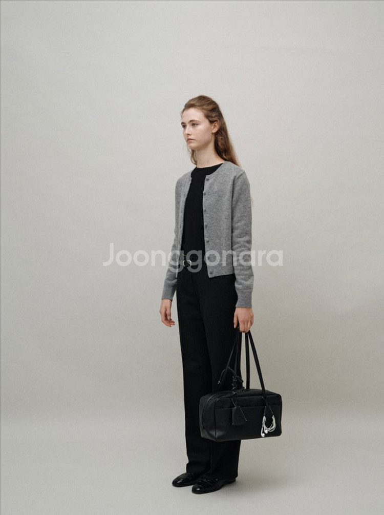 낫띵리튼 디엔 콩단추 가디건 그레이 1회 단시간착용--2