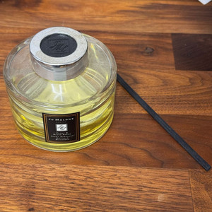 조말론 런던 피오니 앤 블러쉬 스웨이드 디퓨저 팝니다