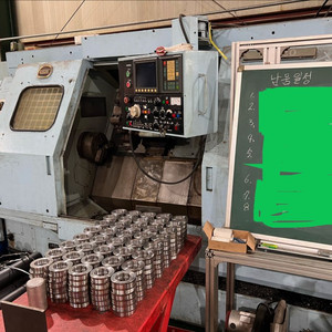 중고 10인치 CNC 자동 선반 고철가격에 판매합니다