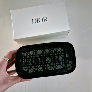 디올 뷰티 까나쥬 메쉬 파우치