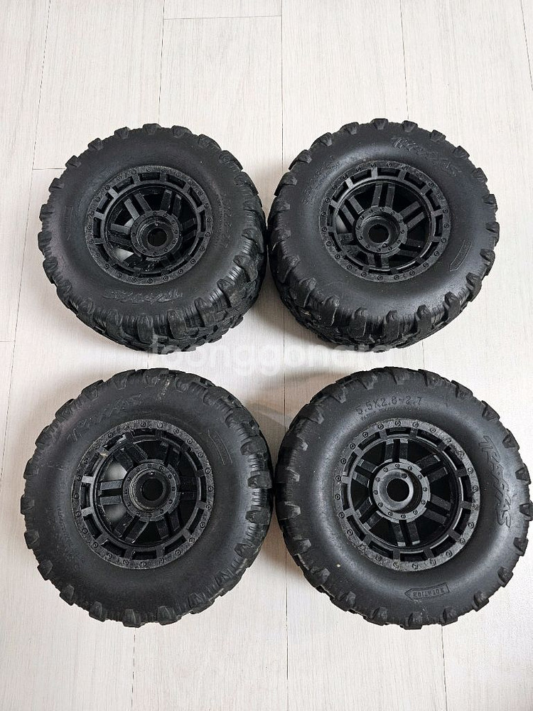 트랙사스 맥스 maxx 1/10 v1 타이어--1