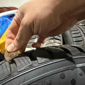 205 65 r16 윈터크래프트 팝니다.