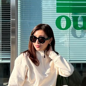 LCVY코스모폴리탄줄라이 예지스 5577miles맨투맨