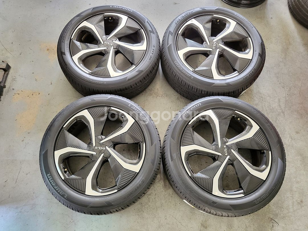 EV6 20인치 휠타이어 / 카니발 싼타페 쏘렌토--0