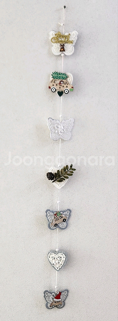 새상품)크리스마스 원목 벽걸이 자동차 조화 하트--0