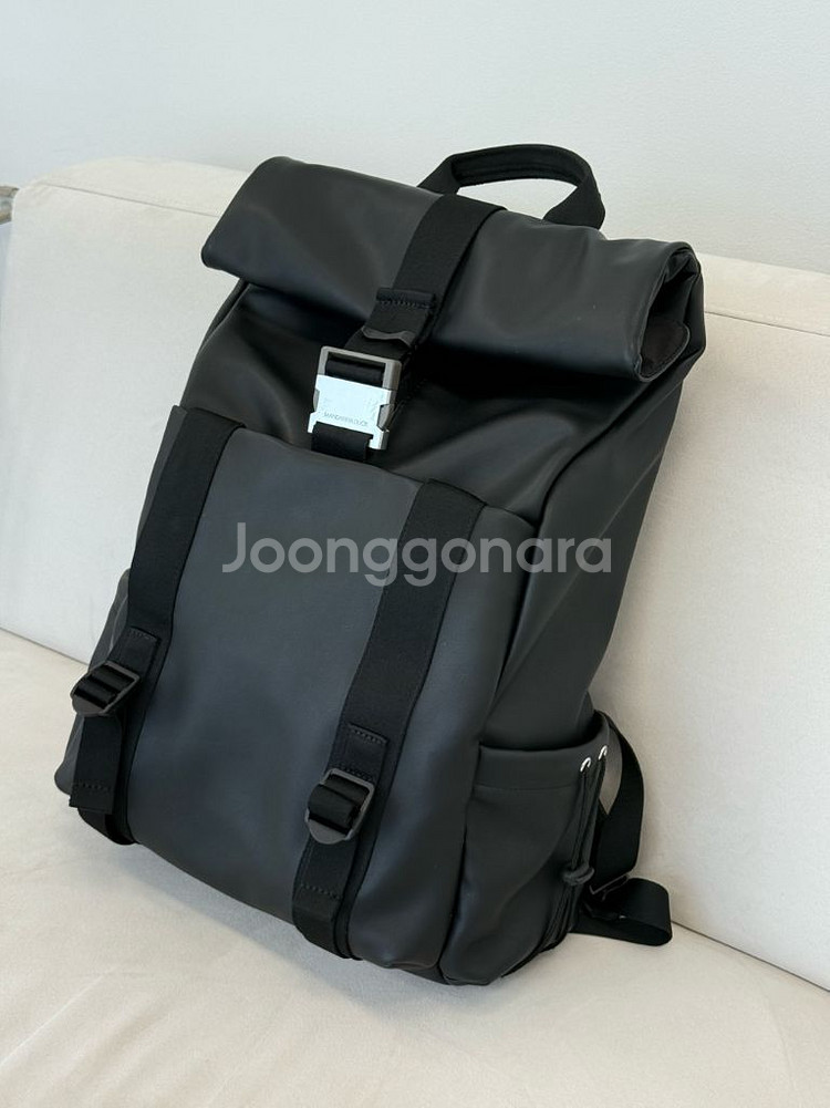 만다리나덕 NOMAD 노마드 백팩 블랙--1