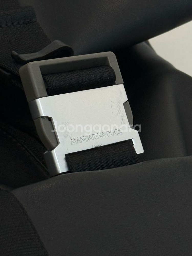 만다리나덕 NOMAD 노마드 백팩 블랙--5