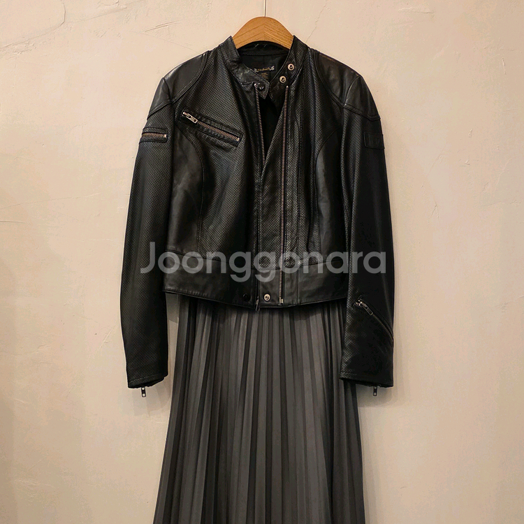 깨끗한 폴로 블랙 펀칭 디테일 가죽 자켓--8