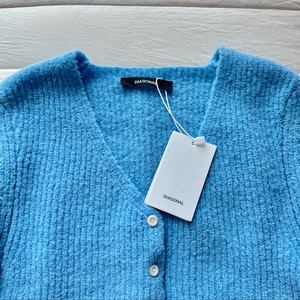 다이애그널 DIAGONAL 다우니 립드 니트 가디건