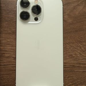 아이폰 13프로 256G 화이트 S급 팝니다