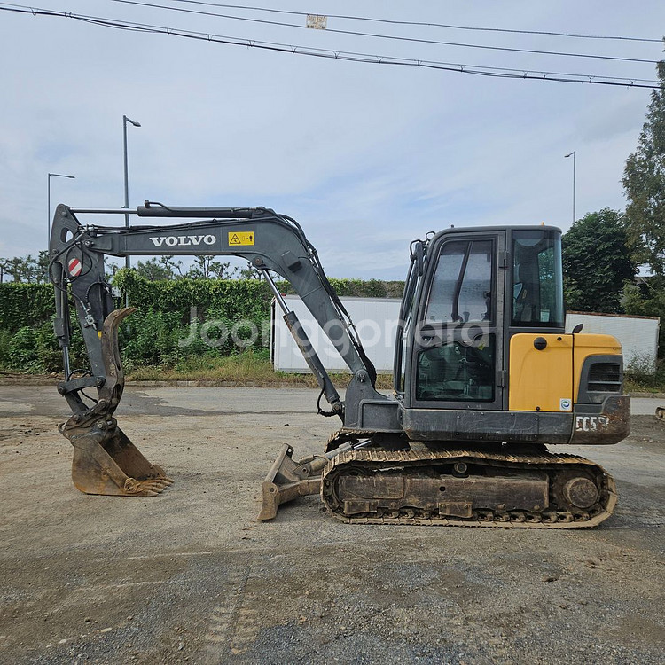 볼보 02 중고굴삭기 EC55C 풀셋 2014년식 판매--1