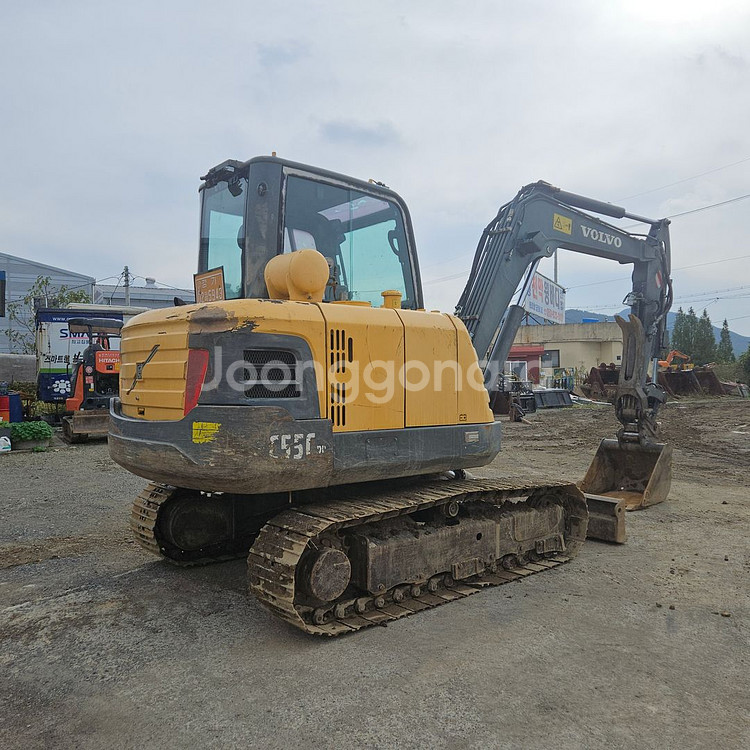 볼보 02 중고굴삭기 EC55C 풀셋 2014년식 판매--4