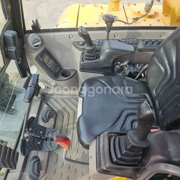 볼보 02 중고굴삭기 EC55C 풀셋 2014년식 판매--9
