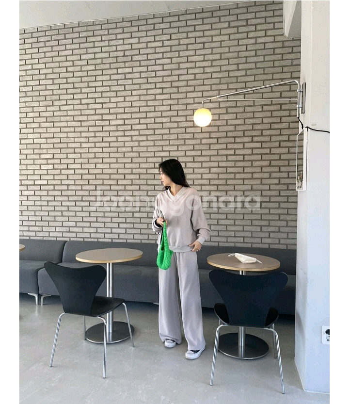 루팩토리 브이넥 와이드셋업 연베이지 프리사이즈--4