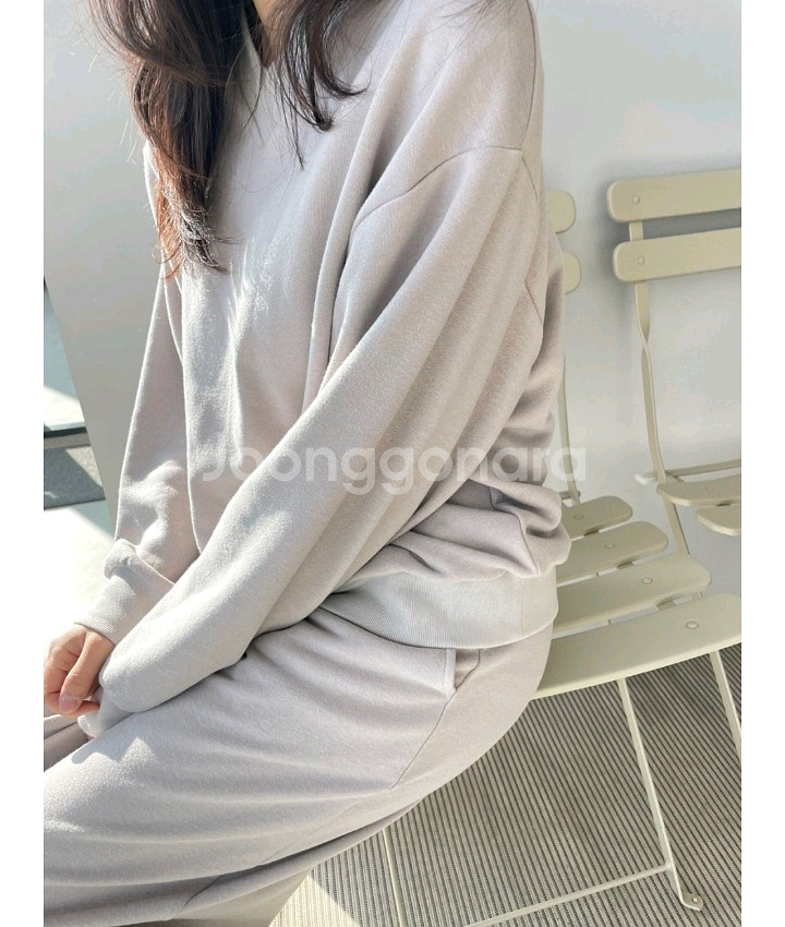 루팩토리 브이넥 와이드셋업 연베이지 프리사이즈--5
